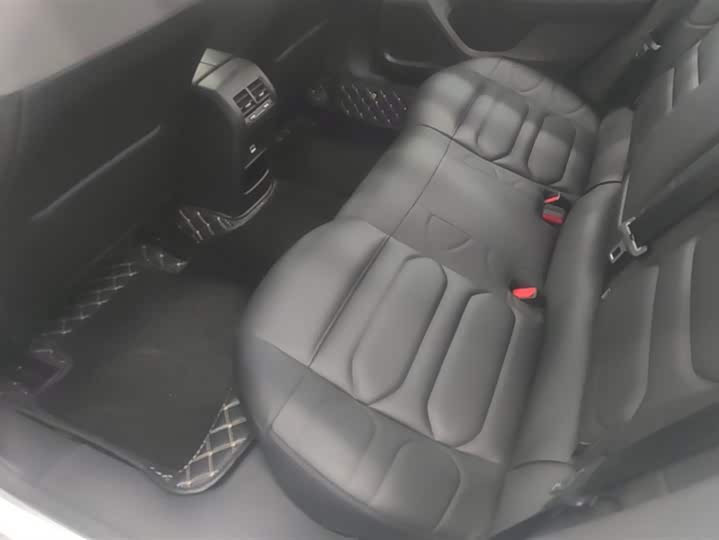 Фото 11 - Citroen C5 X