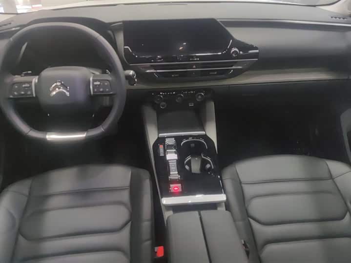 Фото 12 - Citroen C5 X