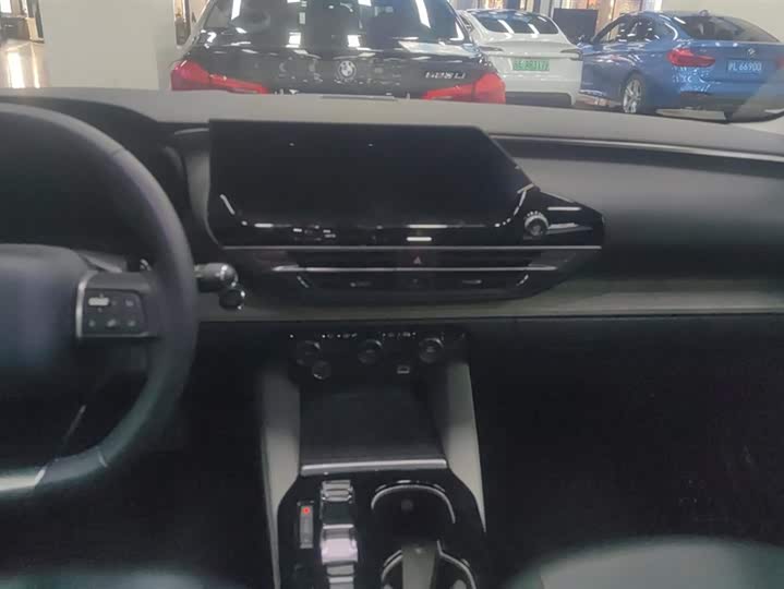 Фото 13 - Citroen C5 X