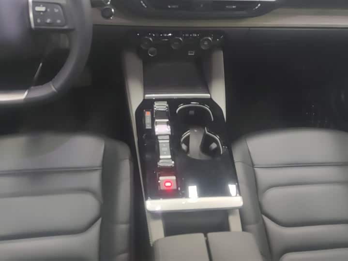 Фото 16 - Citroen C5 X