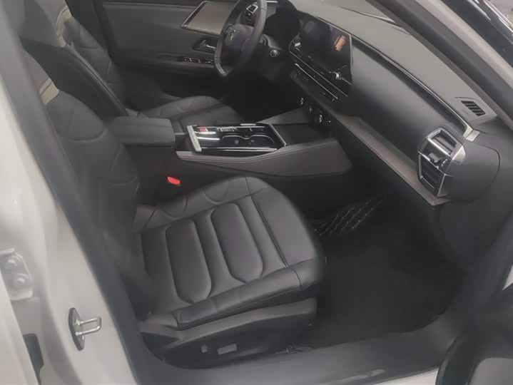 Фото 8 - Citroen C5 X