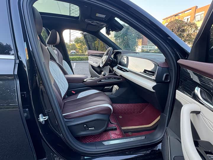 Фото 12 - Geely Monjaro