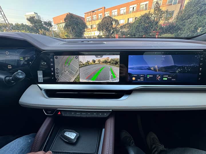 Фото 16 - Geely Monjaro