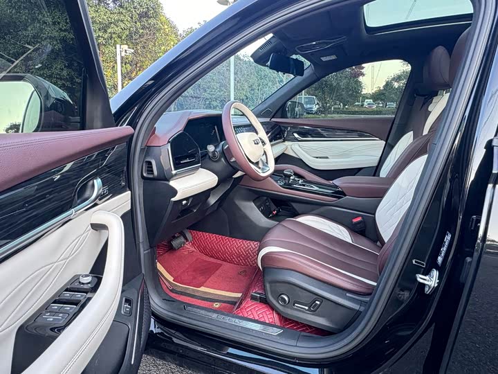 Фото 9 - Geely Monjaro