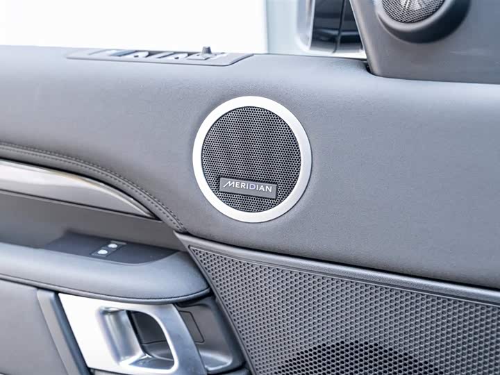 Фото 19 - Land Rover Discovery