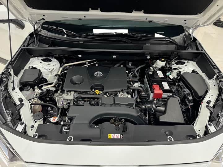 Фото 19 - Toyota RAV4