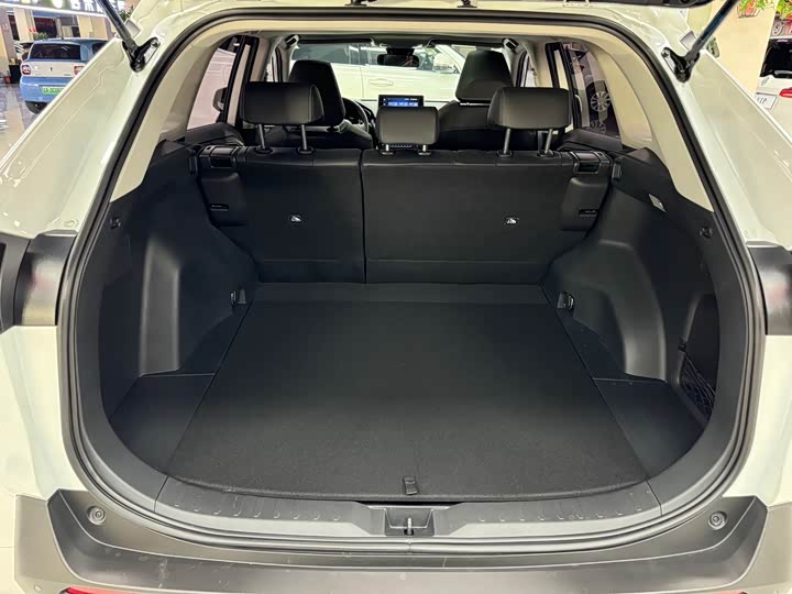 Фото 20 - Toyota RAV4