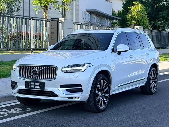 Фото 1 - Volvo XC90