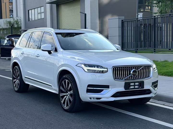 Фото 2 - Volvo XC90