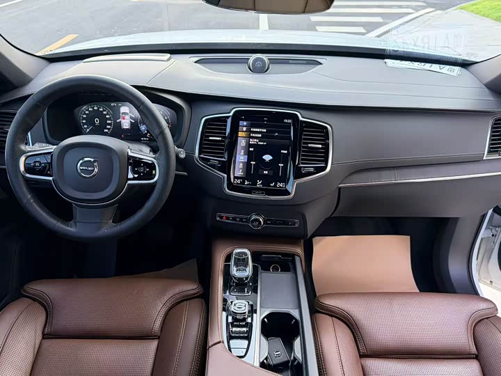 Фото 5 - Volvo XC90