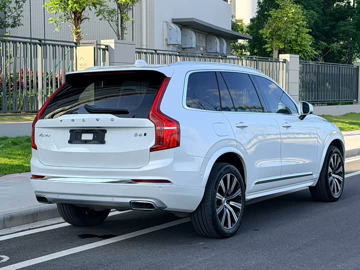Фото 7 - Volvo XC90
