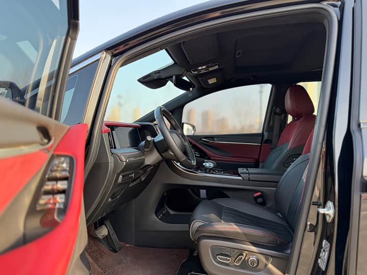 Фото 4 - GAC Trumpchi M8