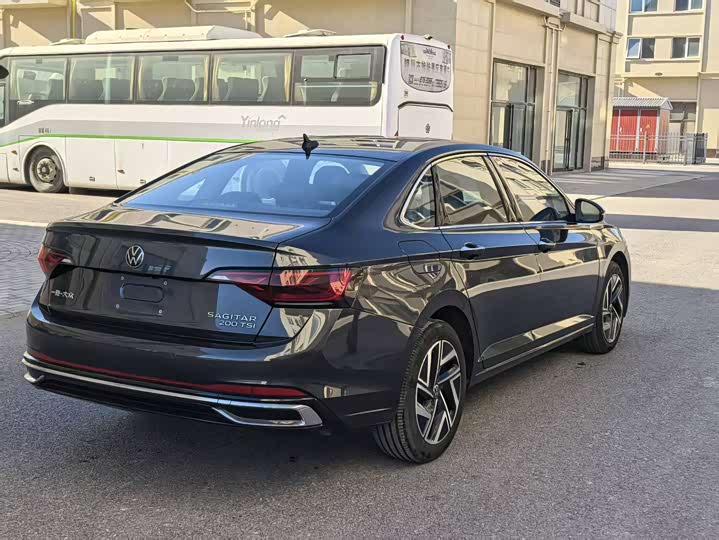 Фото 9 - Volkswagen Sagitar L