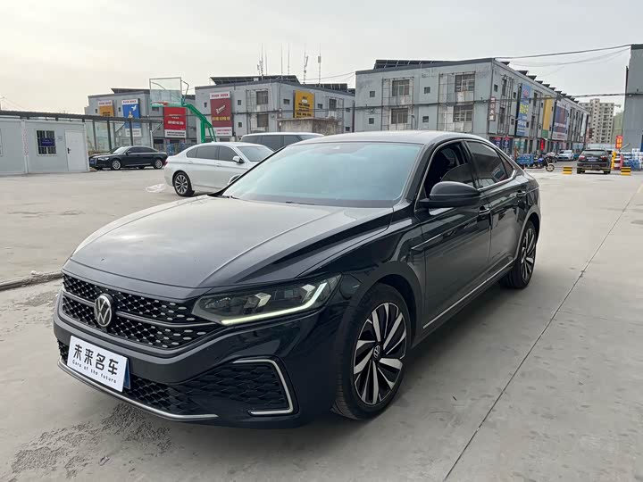 Фото 1 - Volkswagen Passat