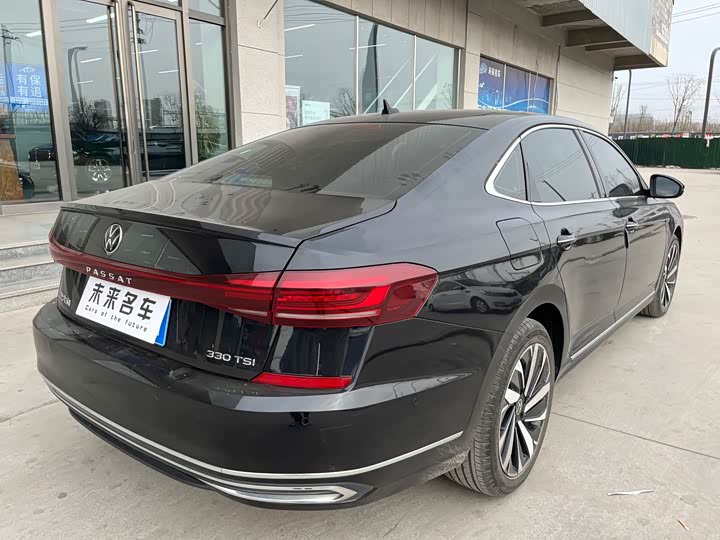 Фото 15 - Volkswagen Passat