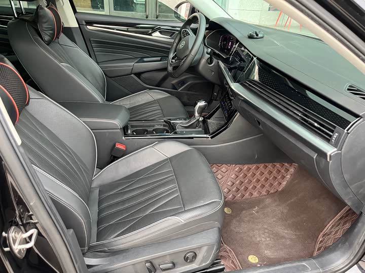 Фото 7 - Volkswagen Passat