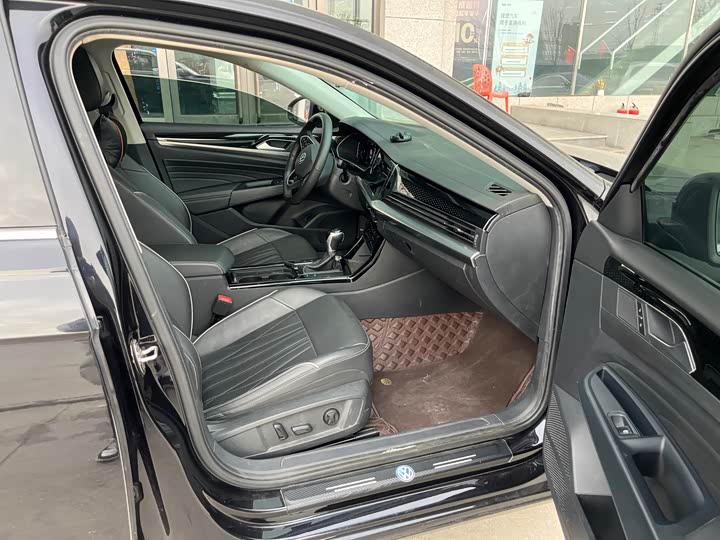 Фото 8 - Volkswagen Passat