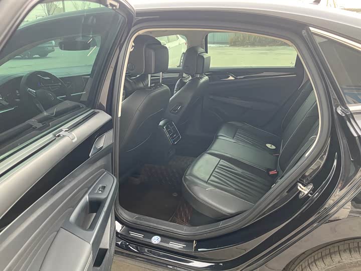 Фото 9 - Volkswagen Passat