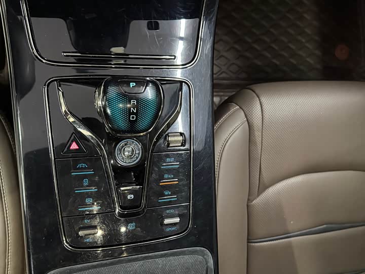 Фото 12 - BYD Han