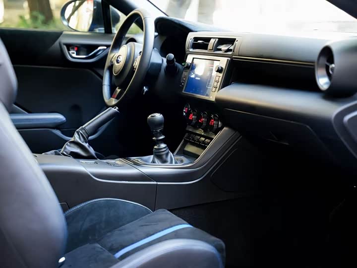 Фото 8 - Subaru BRZ