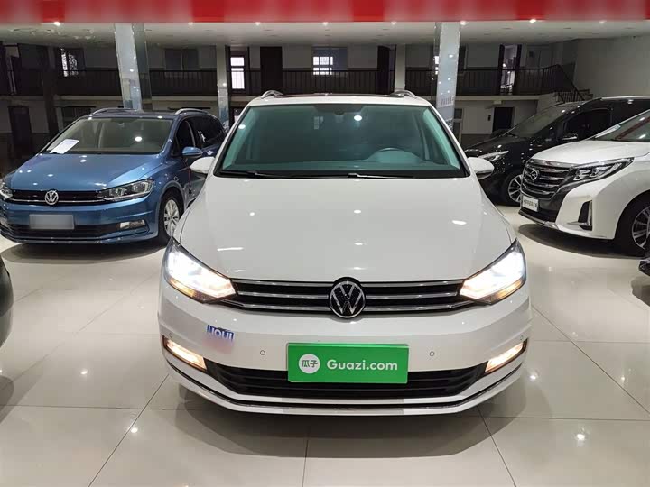 Фото 3 - Volkswagen Touran L