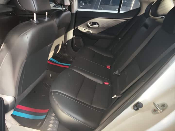 Фото 17 - Nissan Sylphy