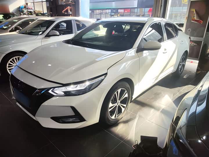 Фото 2 - Nissan Sylphy