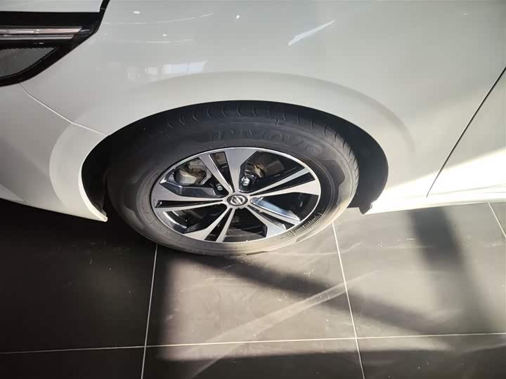 Фото 23 - Nissan Sylphy