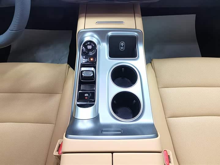 Фото 16 - GAC Trumpchi E8