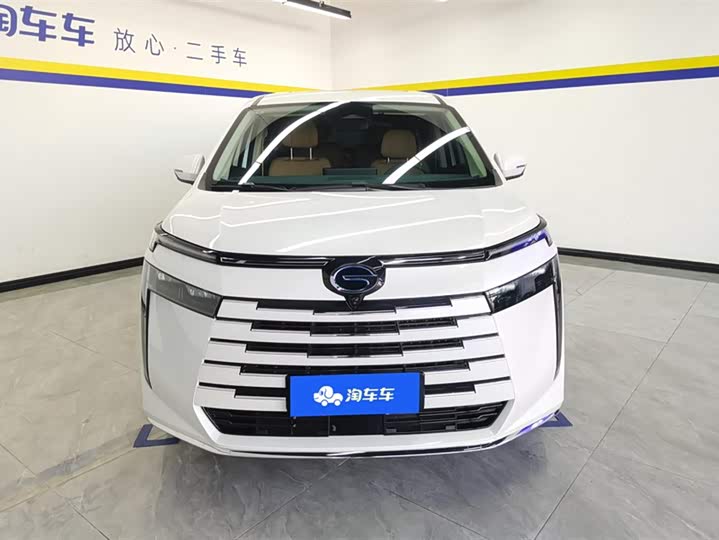 Фото 2 - GAC Trumpchi E8