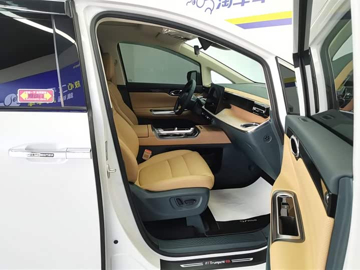 Фото 8 - GAC Trumpchi E8