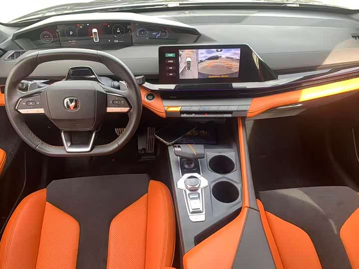 Фото 10 - Changan UNI-V