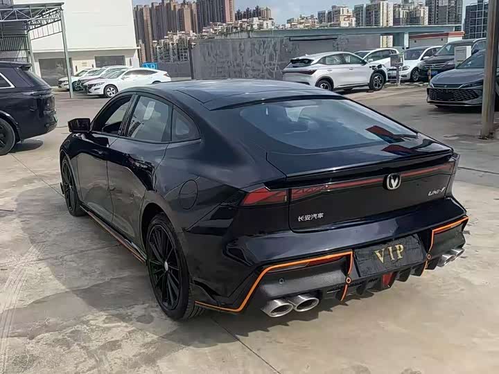 Фото 16 - Changan UNI-V