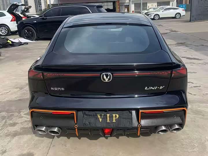 Фото 17 - Changan UNI-V