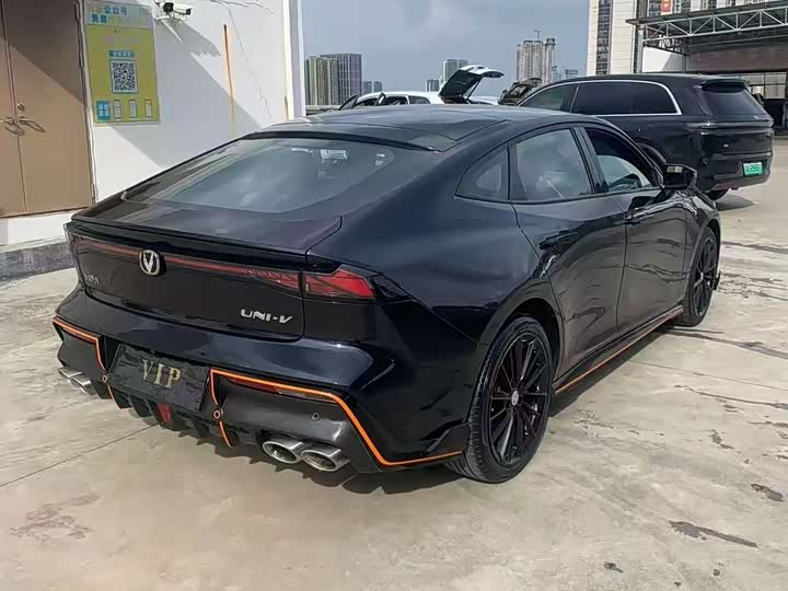 Фото 18 - Changan UNI-V