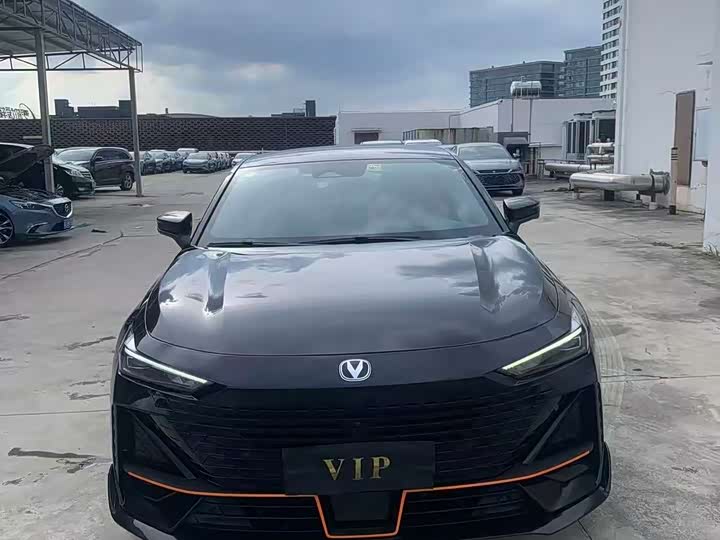 Фото 2 - Changan UNI-V