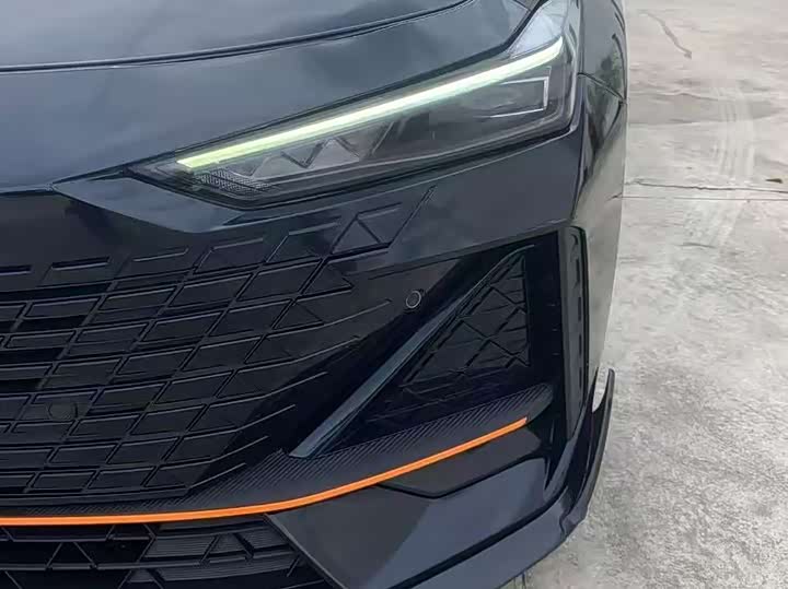 Фото 4 - Changan UNI-V