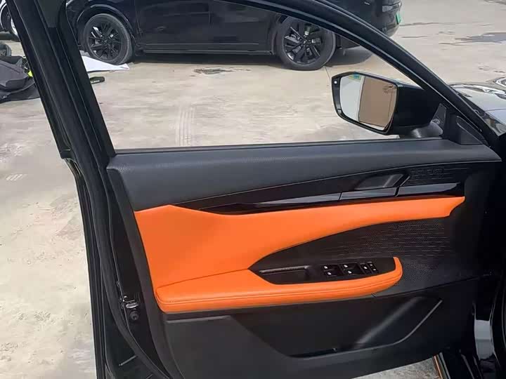 Фото 5 - Changan UNI-V