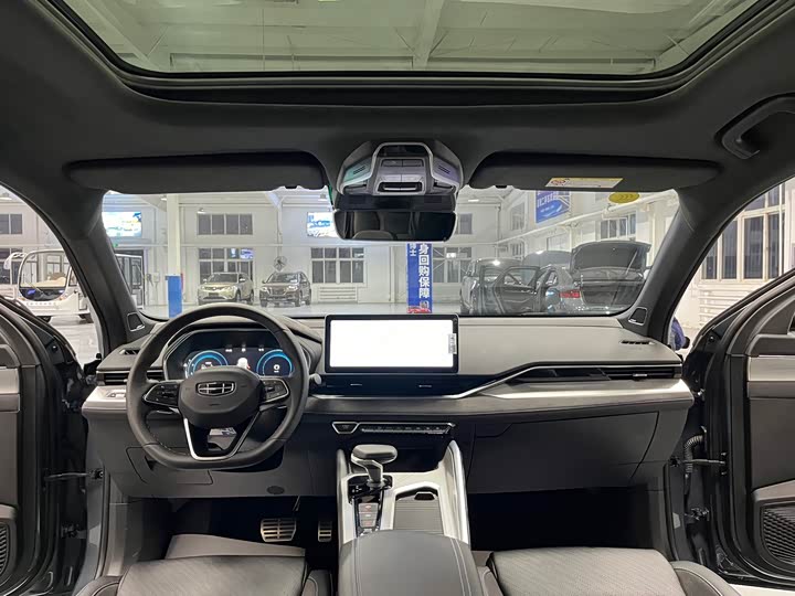 Фото 11 - Geely Preface