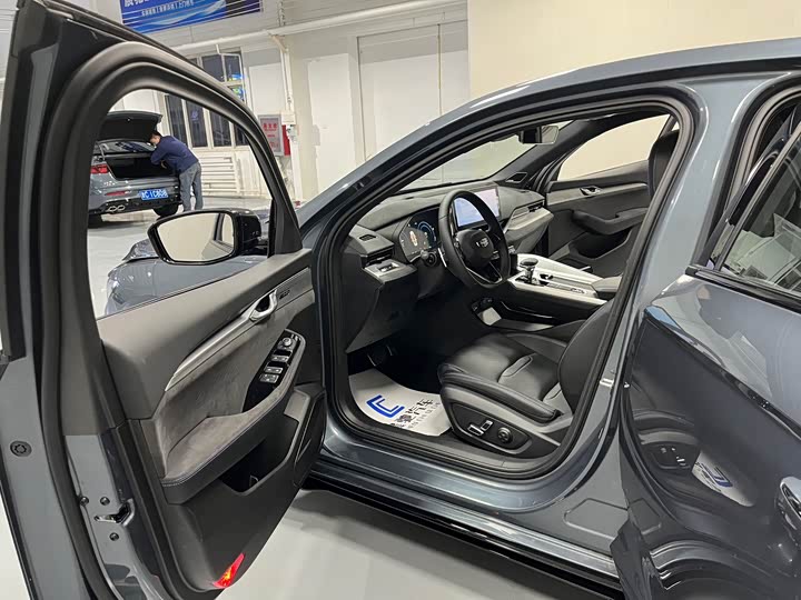 Фото 12 - Geely Preface