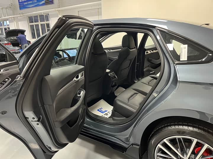 Фото 13 - Geely Preface