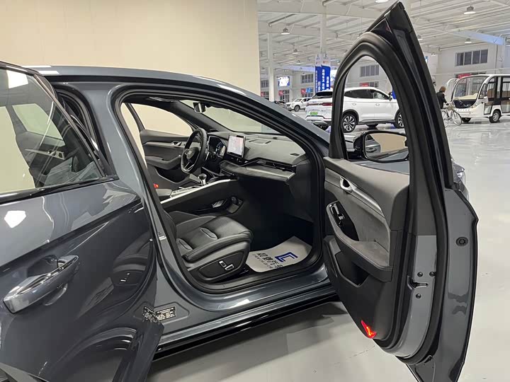 Фото 14 - Geely Preface