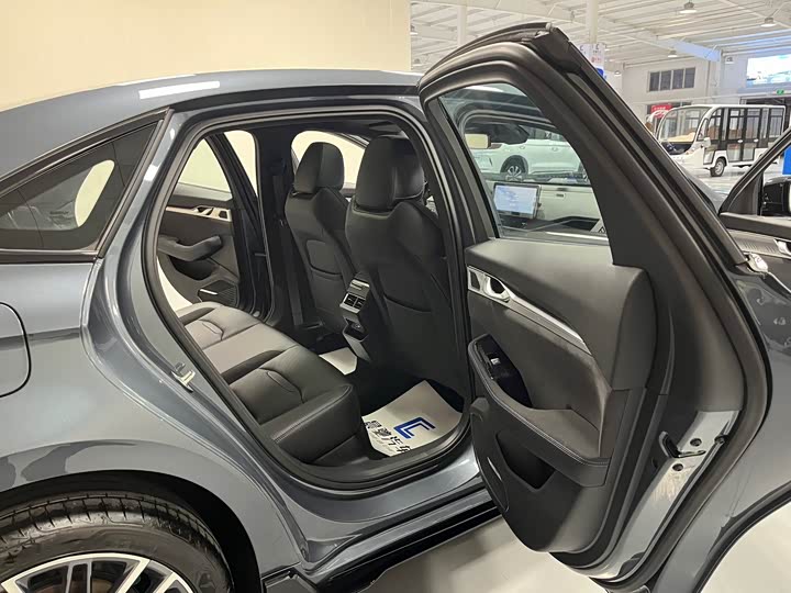 Фото 15 - Geely Preface