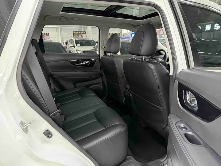 Фото 15 - Nissan X-Trail