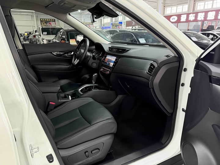 Фото 16 - Nissan X-Trail