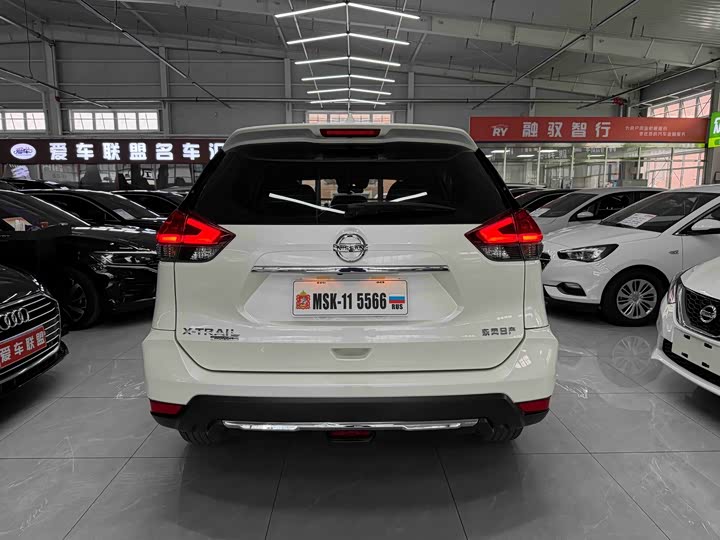 Фото 5 - Nissan X-Trail