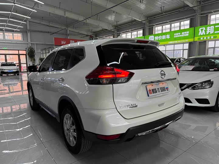 Фото 6 - Nissan X-Trail