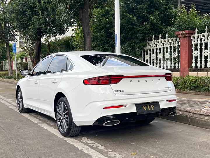 Фото 13 - Geely Preface