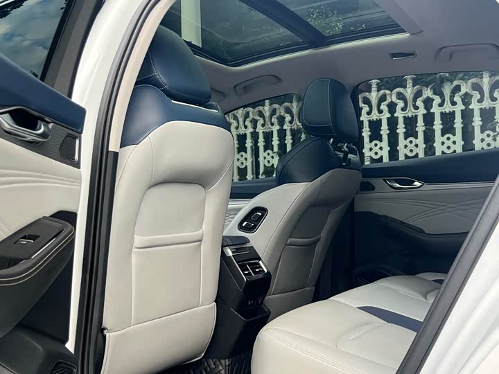 Фото 5 - Geely Preface