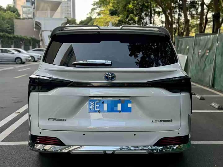 Фото 10 - Toyota Sienna